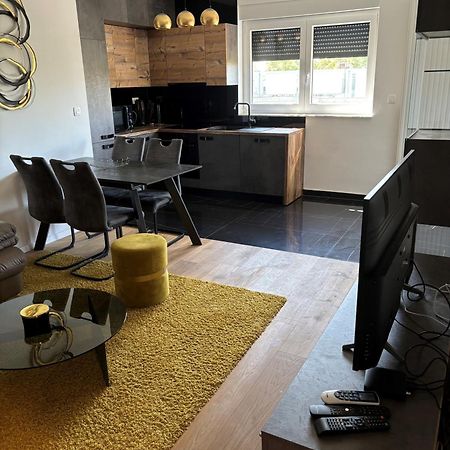 City East Apartment Zagreb With Private Parking Bagian luar foto