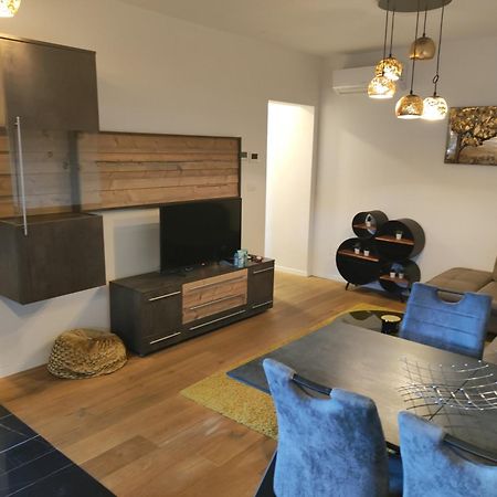 City East Apartment Zagreb With Private Parking Bagian luar foto