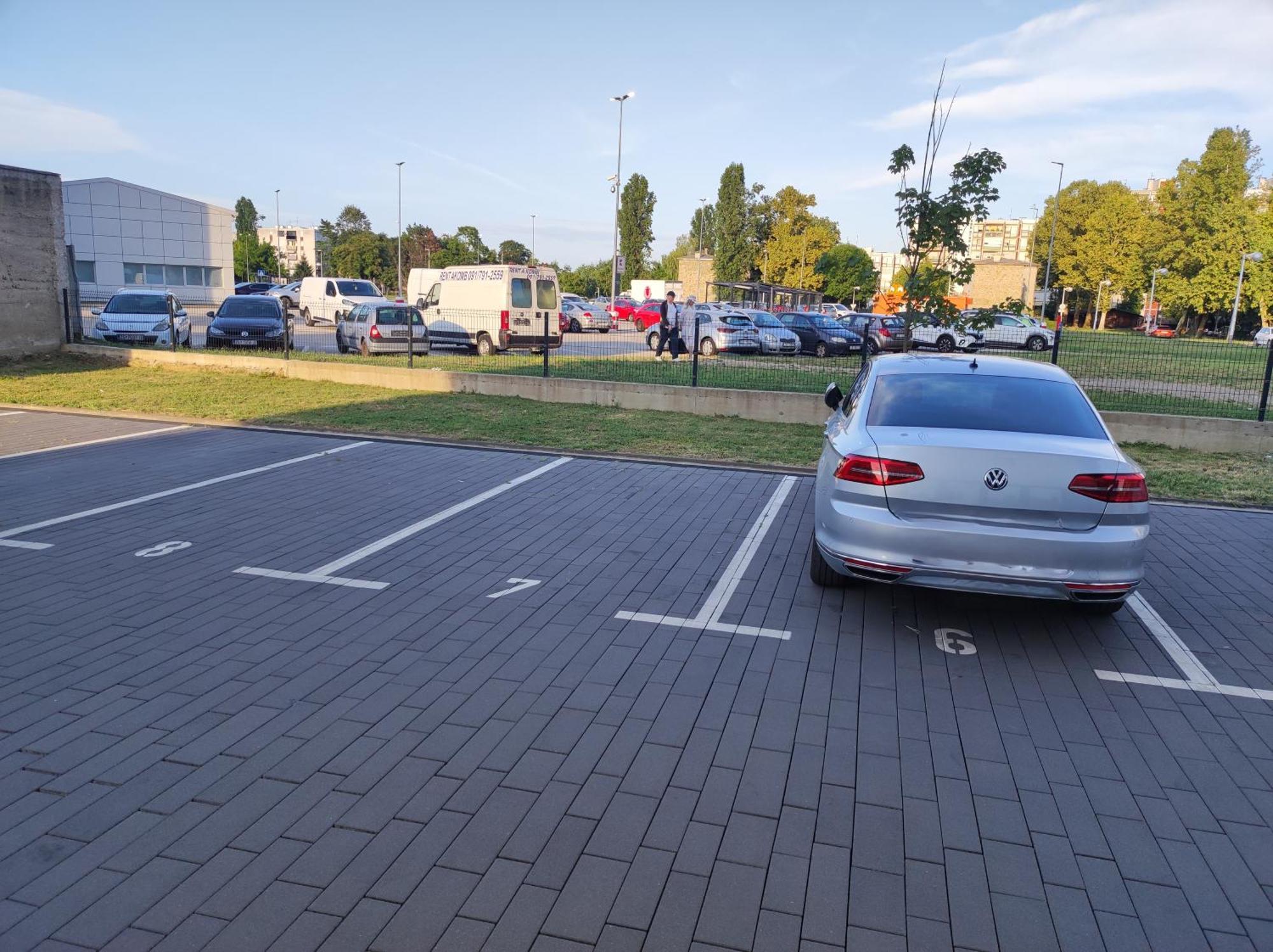 City East Apartment Zagreb With Private Parking Bagian luar foto
